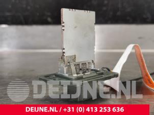 Used Heater resistor Hyundai H-300 2.5 CRDi Price € 24,20 Inclusive VAT offered by van Deijne Onderdelen Uden B.V.