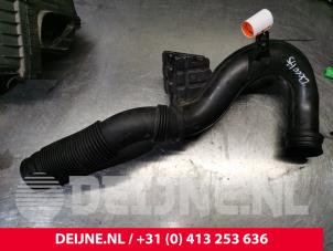 Used Air intake hose Opel Vivaro 1.6 CDTI 95 Euro 6 Price € 54,45 Inclusive VAT offered by van Deijne Onderdelen Uden B.V.