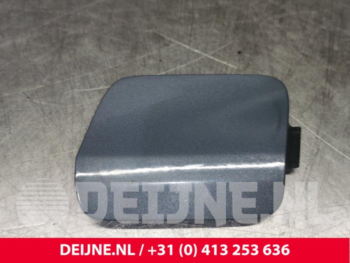 Towing eye cover, front from a Volvo V60 II (ZW) 2.0 B4 16V Mild Hybrid 2022