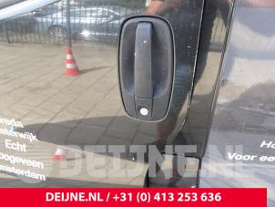 Used Door handle 2-door, left Renault Trafic New (FL) 2.0 dCi 16V 115 Price on request offered by van Deijne Onderdelen Uden B.V.