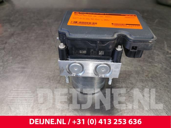Używane Pompa ABS Toyota ProAce 2.0 D-4D 177 16V Worker Cena € 242,00 Z VAT oferowane przez van Deijne Onderdelen Uden B.V.