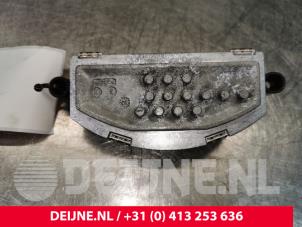 Used Heater resistor Mercedes Vito Tourer (447.7) 2.2 114 CDI 16V Price € 42,35 Inclusive VAT offered by van Deijne Onderdelen Uden B.V.