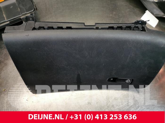 Begagnade Handskfack Mercedes Vito Tourer (447.7) 2.2 114 CDI 16V Pris € 42,35 Inklusive moms erbjuds av van Deijne Onderdelen Uden B.V.