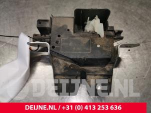 Used Tailgate lock mechanism Mercedes Vito (447.6) 1.6 111 CDI 16V Price € 42,35 Inclusive VAT offered by van Deijne Onderdelen Uden B.V.