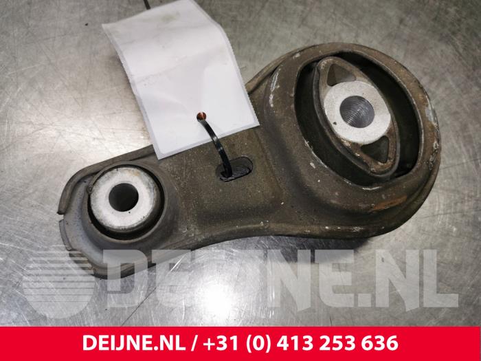 Used Engine mount Mercedes Vito (447.6) 1.6 111 CDI 16V Price € 24,20 Inclusive VAT offered by van Deijne Onderdelen Uden B.V.