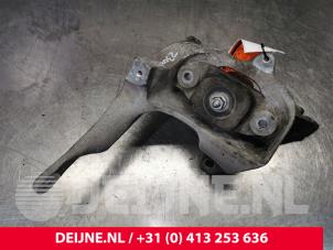 Używane Wspornik skrzyni biegów Mercedes Vito (447.6) 1.6 111 CDI 16V Cena € 30,25 Z VAT oferowane przez van Deijne Onderdelen Uden B.V.