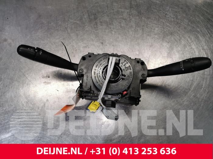 Steering column stalk from a Citroën Jumpy (G9) 2.0 HDiF 16V 125 2012