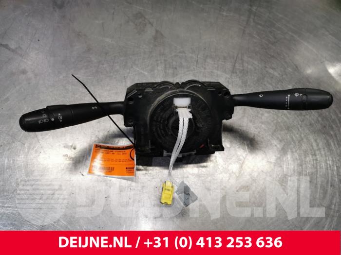 Steering column stalk from a Citroën Jumpy (G9) 2.0 HDiF 16V 125 2012