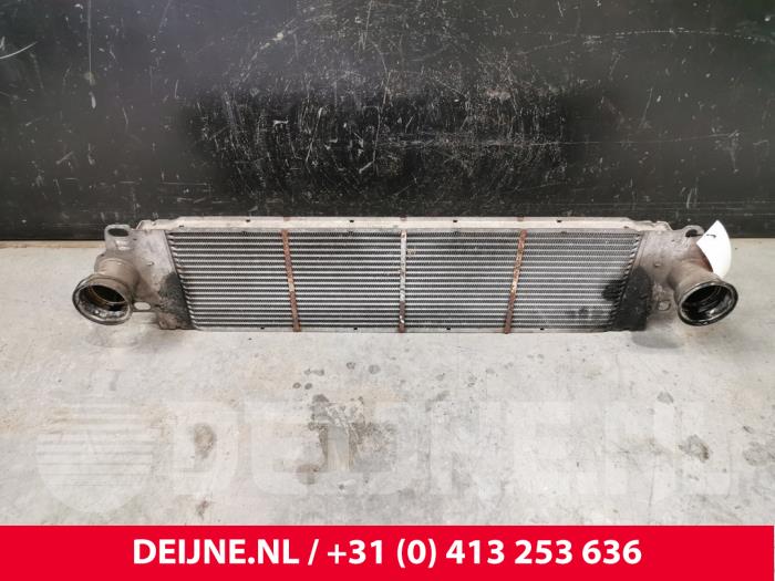 Usados Intercooler Volkswagen Transporter T5 2.5 TDi Precio € 60,50 IVA incluido ofrecido por van Deijne Onderdelen Uden B.V.