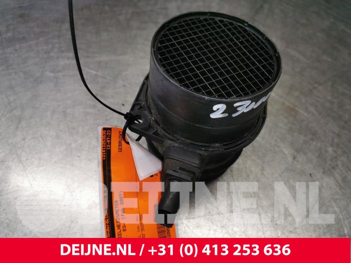 Luftflödesmätare från en Volkswagen Transporter T5 2.5 TDi 2007