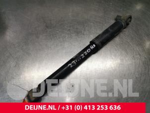 Used Rear shock absorber, right Mercedes Vito Tourer (447.7) 2.2 114 CDI 16V Price € 72,60 Inclusive VAT offered by van Deijne Onderdelen Uden B.V.