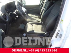 Used Seat, left Mercedes Vito (447.6) 1.6 111 CDI 16V Price € 302,50 Inclusive VAT offered by van Deijne Onderdelen Uden B.V.