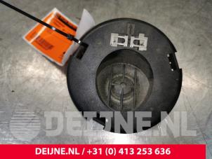 Used Speaker Volkswagen Transporter T4 2.5 TDI Price € 18,15 Inclusive VAT offered by van Deijne Onderdelen Uden B.V.