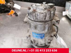 Usados Bomba de aire acondicionado Volvo V50 (MW) 2.0 D 16V Precio € 50,00 Norma de margen ofrecido por van Deijne Onderdelen Uden B.V.