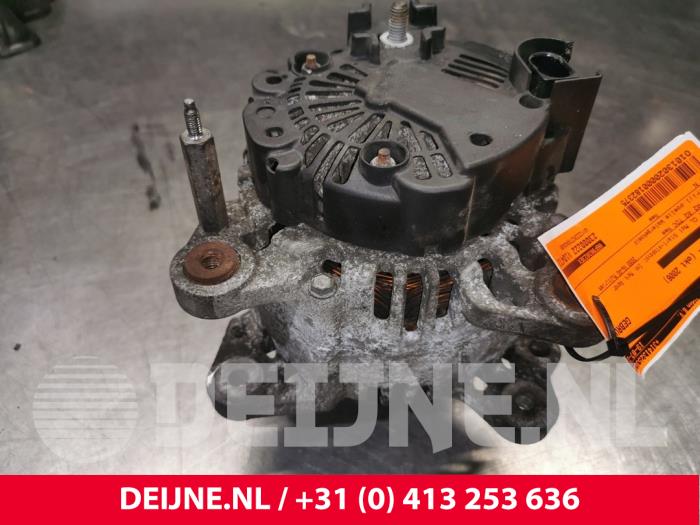 Begagnade Dynamo Volkswagen Caddy III (2KA,2KH,2CA,2CH) 2.0 SDI Pris € 48,40 Inklusive moms erbjuds av van Deijne Onderdelen Uden B.V.