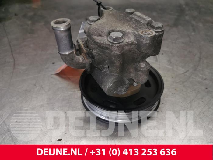 Usagé Pompe de direction Volkswagen Caddy III (2KA,2KH,2CA,2CH) 2.0 SDI Prix € 48,40 Prix TTC proposé par van Deijne Onderdelen Uden B.V.