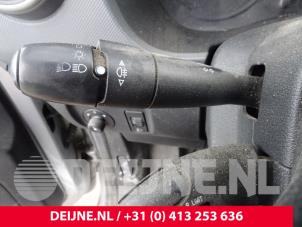 Usagé Commutateur combi colonne de direction Citroen Berlingo 1.6 HDI 16V 90 Prix € 72,60 Prix TTC proposé par van Deijne Onderdelen Uden B.V.
