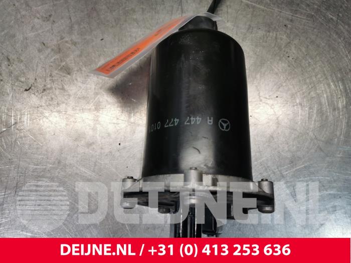 Begagnade Bränslefilterhus Mercedes Vito (447.6) 1.6 111 CDI 16V Pris € 121,00 Inklusive moms erbjuds av van Deijne Onderdelen Uden B.V.