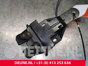 Usagé Mécanique de verrouillage capot BMW 7 serie (E38) 735i/iL V8 32V Prix sur demande proposé par van Deijne Onderdelen Uden B.V.