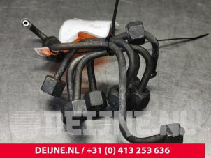 Usagé Conduit de carburant Opel Vivaro 1.9 DTI 16V Prix € 60,50 Prix TTC proposé par van Deijne Onderdelen Uden B.V.