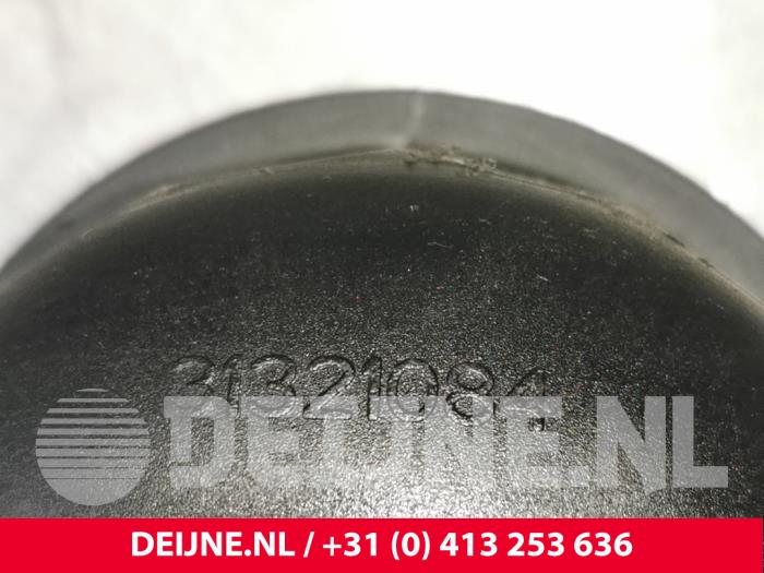 Oil cap from a Volvo V60 I (FW/GW) 2.0 D2 16V 2017