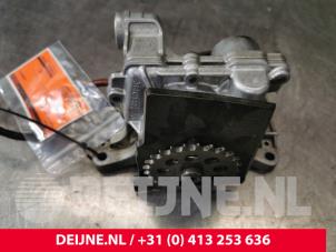 Usagé Pompe à huile Volvo V60 I (FW/GW) 2.0 D2 16V Prix € 100,00 Règlement à la marge proposé par van Deijne Onderdelen Uden B.V.