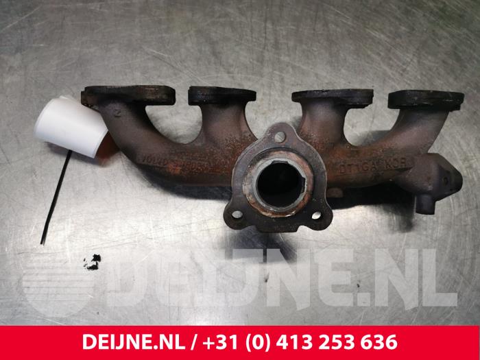 Exhaust manifold from a Volvo V60 I (FW/GW) 2.0 D2 16V 2016