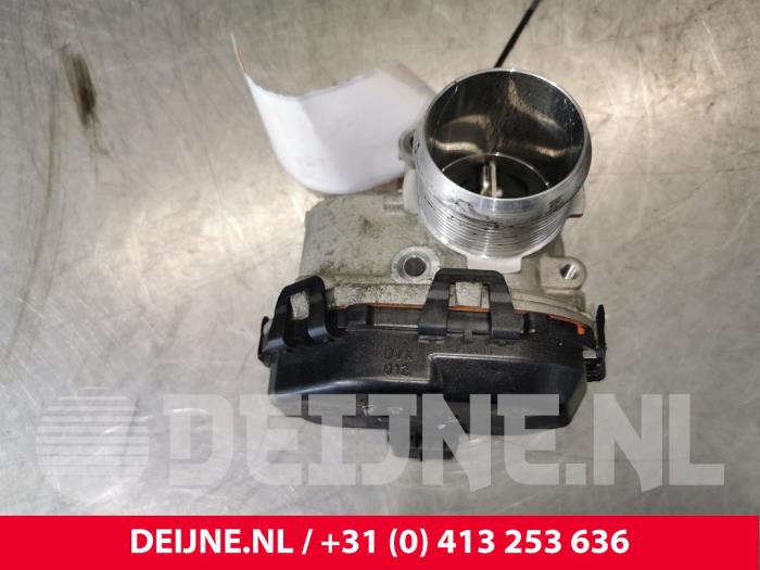 Używane Przepustnica Peugeot Expert (V1/VA/VB/VE/VF/VT/VY) 1.6 Blue HDi 95 16V Cena € 48,40 Z VAT oferowane przez van Deijne Onderdelen Uden B.V.