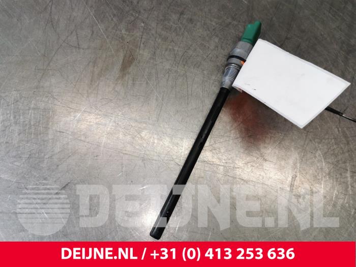 Begagnade Oljenivåsensor Peugeot Expert (V1/VA/VB/VE/VF/VT/VY) 1.6 Blue HDi 95 16V Pris € 24,20 Inklusive moms erbjuds av van Deijne Onderdelen Uden B.V.