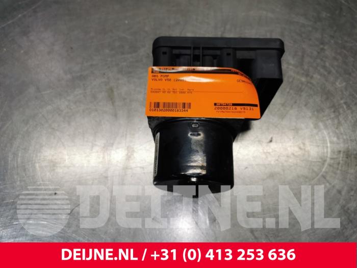 Usagé Bloc ABS Volvo V50 (MW) 2.0 D 16V Prix € 50,00 Règlement à la marge proposé par van Deijne Onderdelen Uden B.V.