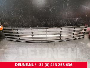 Używane Kratka zderzaka Renault Clio Cena € 19,00 Procedura marży oferowane przez van Deijne Onderdelen Uden B.V.