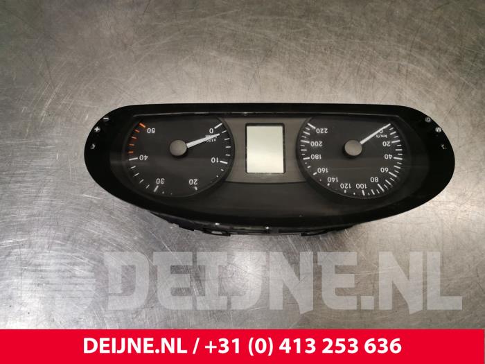 Odometer KM from a Mercedes-Benz Vito (639.6) 2.2 116 CDI 16V Euro 5 2011
