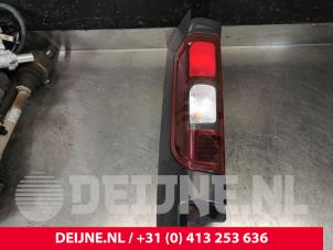 Używane Tylne swiatlo pozycyjne prawe Opel Vivaro 1.6 CDTi BiTurbo Cena € 66,55 Z VAT oferowane przez van Deijne Onderdelen Uden B.V.