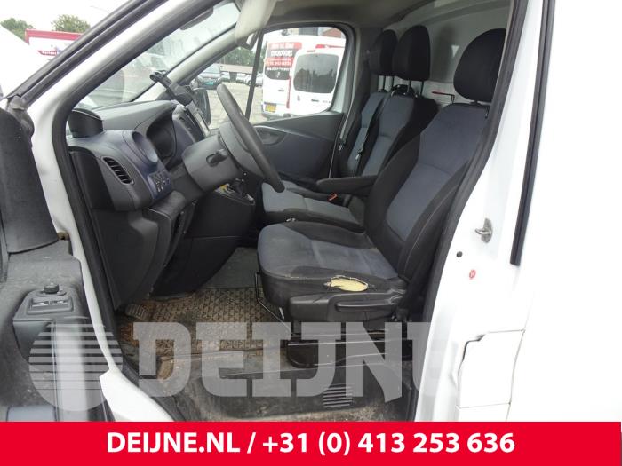 Sitz links van een Opel Vivaro 1.6 CDTi BiTurbo 2017