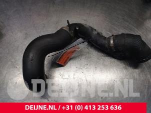 Usagé Tube intercooler Peugeot Boxer (U9) 2.2 HDi 130 Euro 5 Prix € 90,75 Prix TTC proposé par van Deijne Onderdelen Uden B.V.