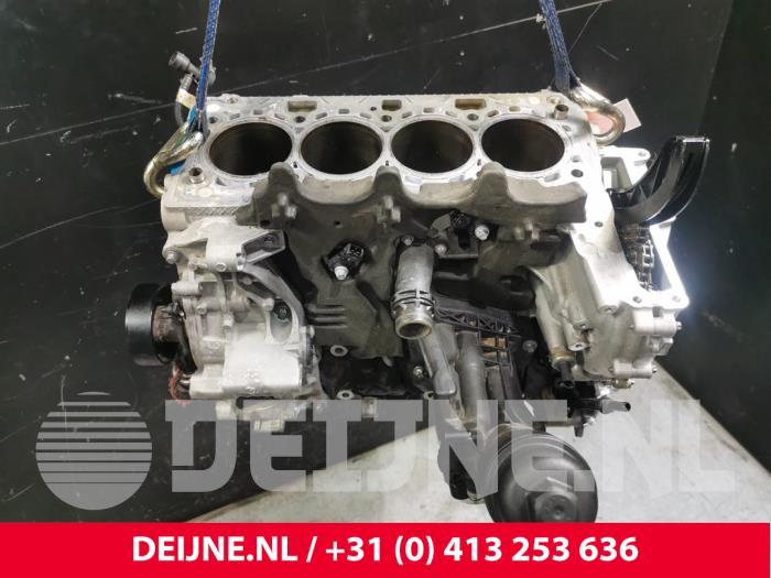 Engine crankcase from a BMW 3 serie Gran Turismo (F34) 320i 2.0 16V 2017
