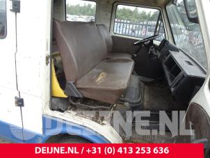 Used Double front seat, right Volkswagen LT I 2.4 D 28/31/35 Price on request offered by van Deijne Onderdelen Uden B.V.