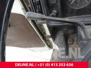Używane Przelacznik kierunkowskazu Volkswagen LT I 2.4 D 28/31/35 Cena na żądanie oferowane przez van Deijne Onderdelen Uden B.V.