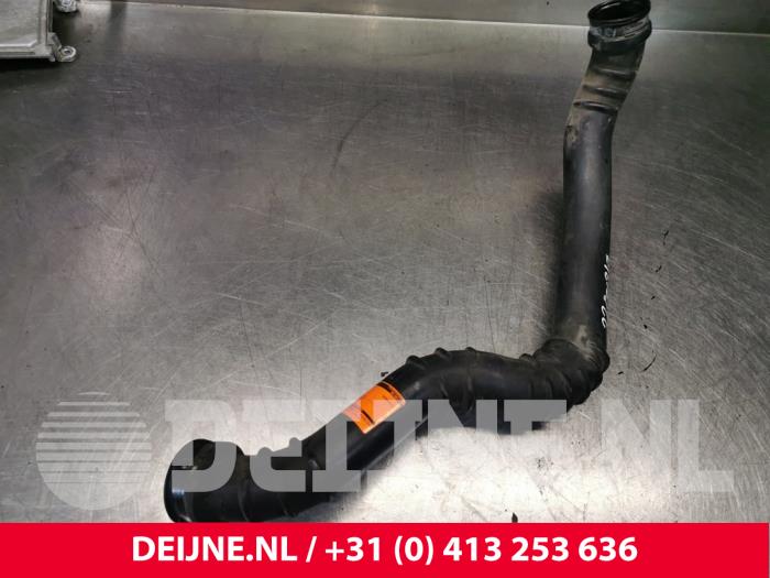 Intercooler Rohr van een Volvo V60 I (FW/GW) 1.6 T3 16V 2012