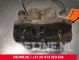 Używane Zacisk hamulcowy prawy przód Volkswagen Crafter 2.5 TDI 30/32/35/46/50 Cena € 60,50 Z VAT oferowane przez van Deijne Onderdelen Uden B.V.