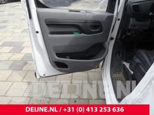 Used Door trim 2-door, left Peugeot Expert (VA/VB/VE/VF/VY) 1.6 Blue HDi 115 Price on request offered by van Deijne Onderdelen Uden B.V.