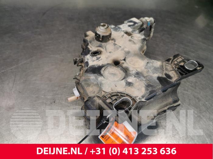 Additive tank from a Peugeot Expert (VA/VB/VE/VF/VY) 1.6 Blue HDi 115 2018