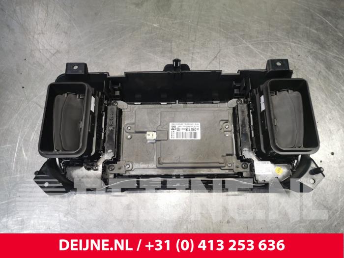 Controlador de pantalla multimedia de un Peugeot Expert (VA/VB/VE/VF/VY) 1.6 Blue HDi 115 2018