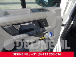 Used Central locking switch Volkswagen Crafter (SY) 2.0 TDI Price on request offered by van Deijne Onderdelen Uden B.V.