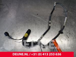 Used Adblue leiding Volkswagen Crafter (SY) 2.0 TDI Price € 60,50 Inclusive VAT offered by van Deijne Onderdelen Uden B.V.