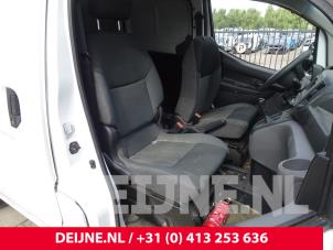 Used Seat, right Nissan NV 200 (M20M) 1.5 dCi 86 Price on request offered by van Deijne Onderdelen Uden B.V.