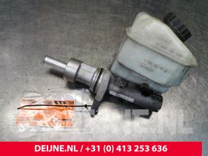 Używane Glówny cylinder hamulcowy Mercedes Sprinter 3,5t (906.73) 311 CDI 16V Cena € 48,40 Z VAT oferowane przez van Deijne Onderdelen Uden B.V.