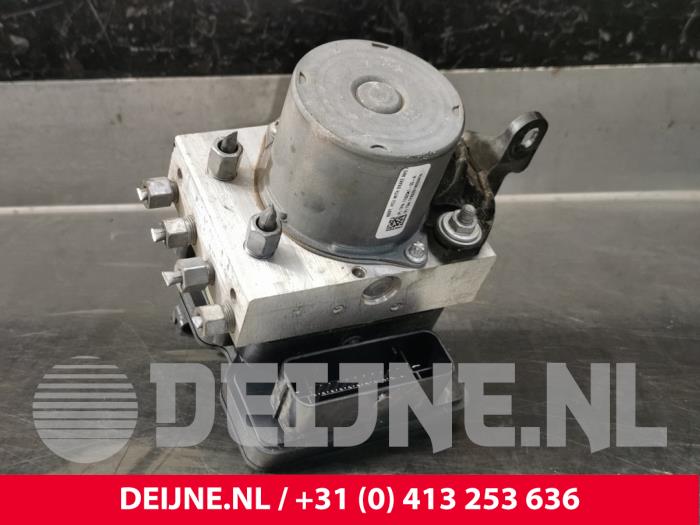 Used ABS pump Tesla Model 3 Long Range AWD 75 kWh Price € 84,70 Inclusive VAT offered by van Deijne Onderdelen Uden B.V.