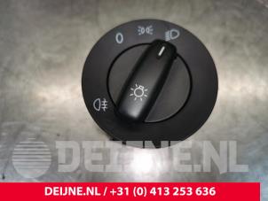 Gebrauchte Licht Schalter Volkswagen Transporter T6 2.0 TDI DRF Preis € 24,20 Mit Mehrwertsteuer angeboten von van Deijne Onderdelen Uden B.V.
