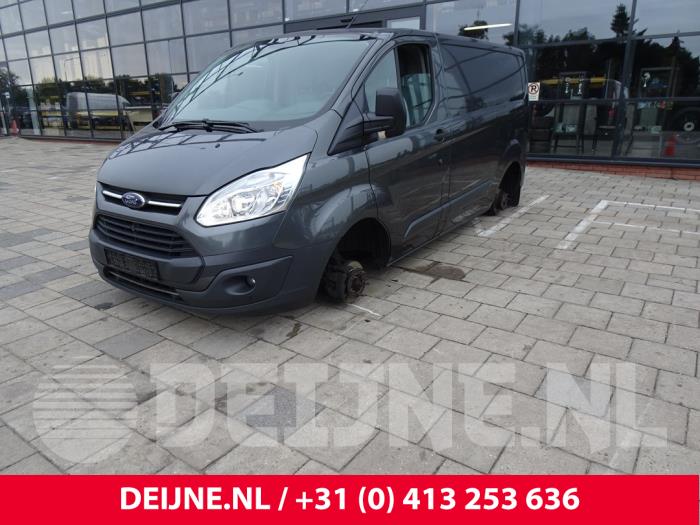 Frontscreen from a Ford Transit Custom 2.0 TDCi 16V Eco Blue 105 2017